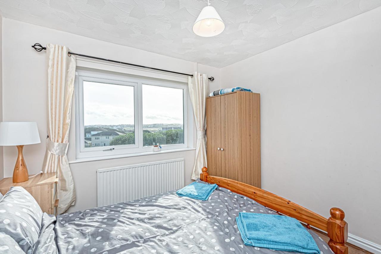 Trearddur Bay - Home With A View And Hot Tub - Sleeps 10 Exteriér fotografie