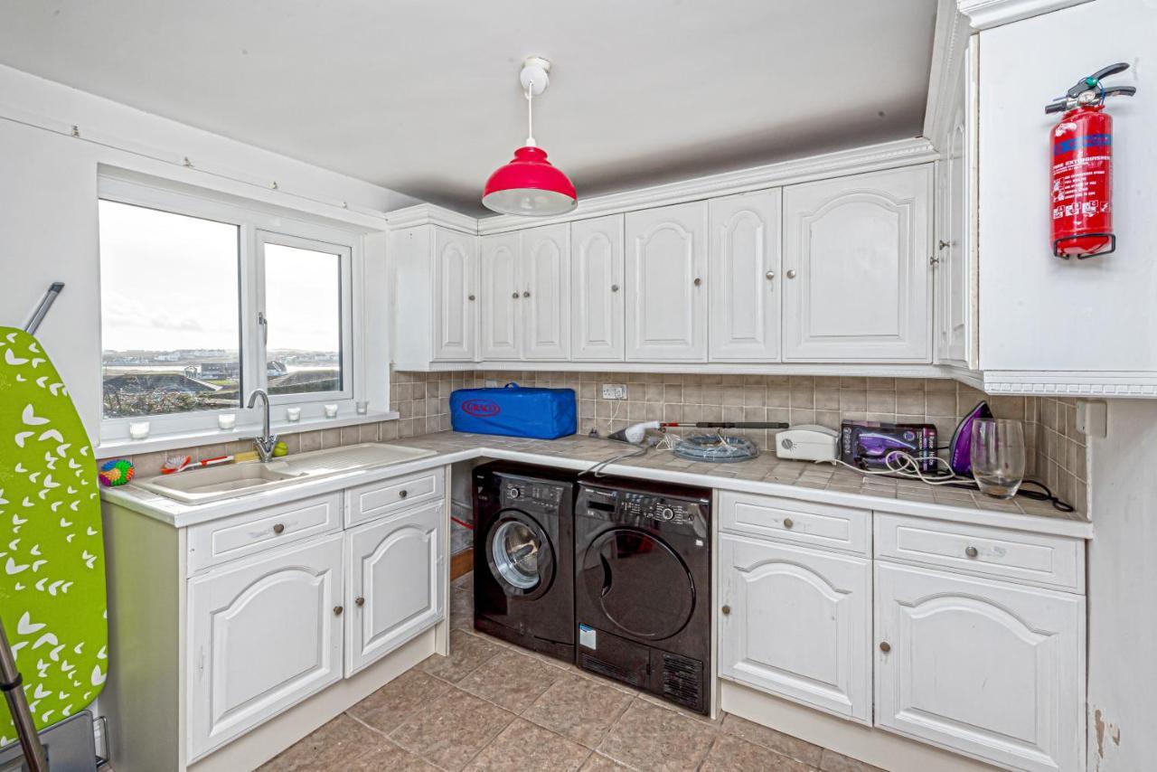 Trearddur Bay - Home With A View And Hot Tub - Sleeps 10 Exteriér fotografie