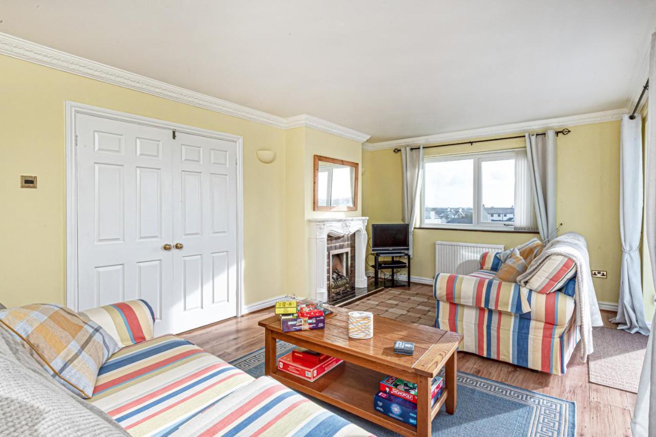 Trearddur Bay - Home With A View And Hot Tub - Sleeps 10 Exteriér fotografie