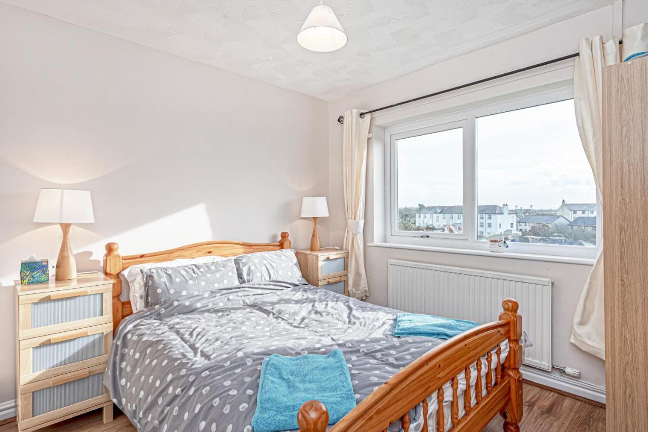 Trearddur Bay - Home With A View And Hot Tub - Sleeps 10 Exteriér fotografie