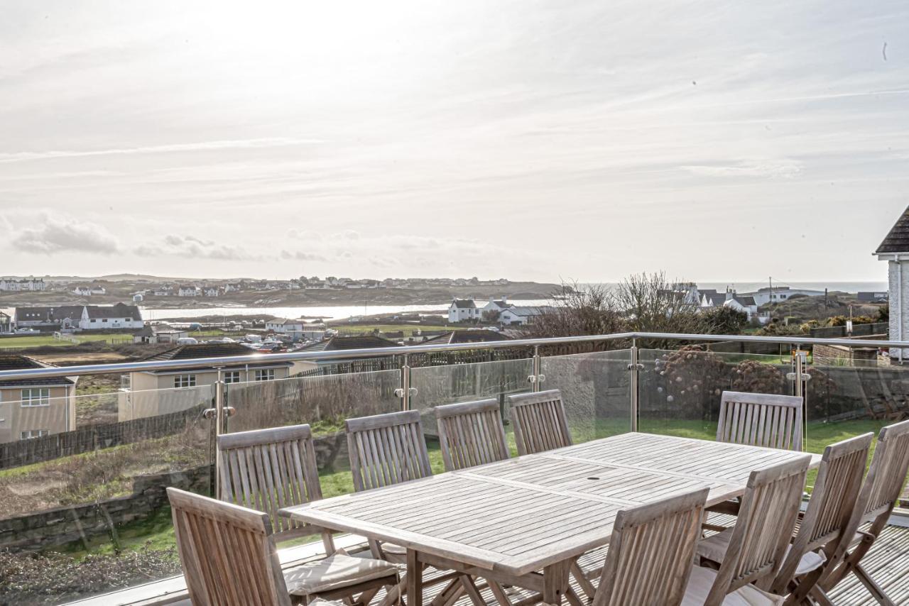 Trearddur Bay - Home With A View And Hot Tub - Sleeps 10 Exteriér fotografie